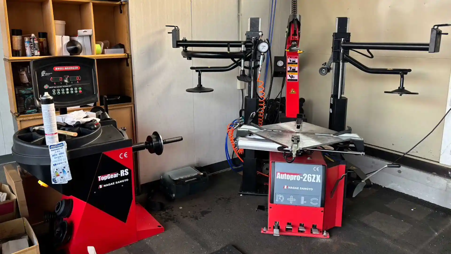 タイヤ持ち込み交換専門タイヤベース日高サービス内容