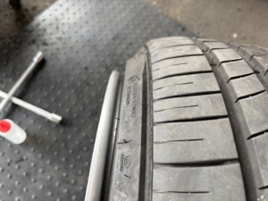 引っ張りタイヤ