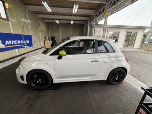 アバルト595タイヤ交換